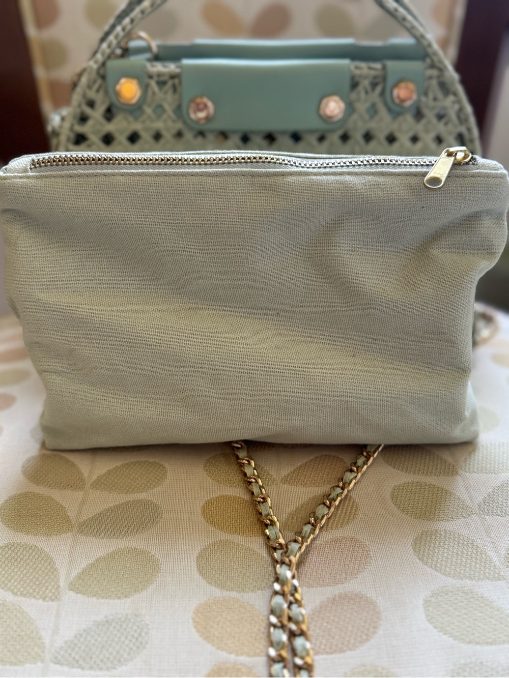 House of Harlow 1960 Gold and Pale Green Woven Crossbody Shoulder Clutch - Picture 7 of 12